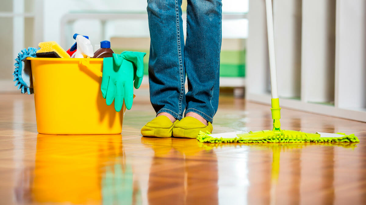 tareas del hogar limpieza suelos